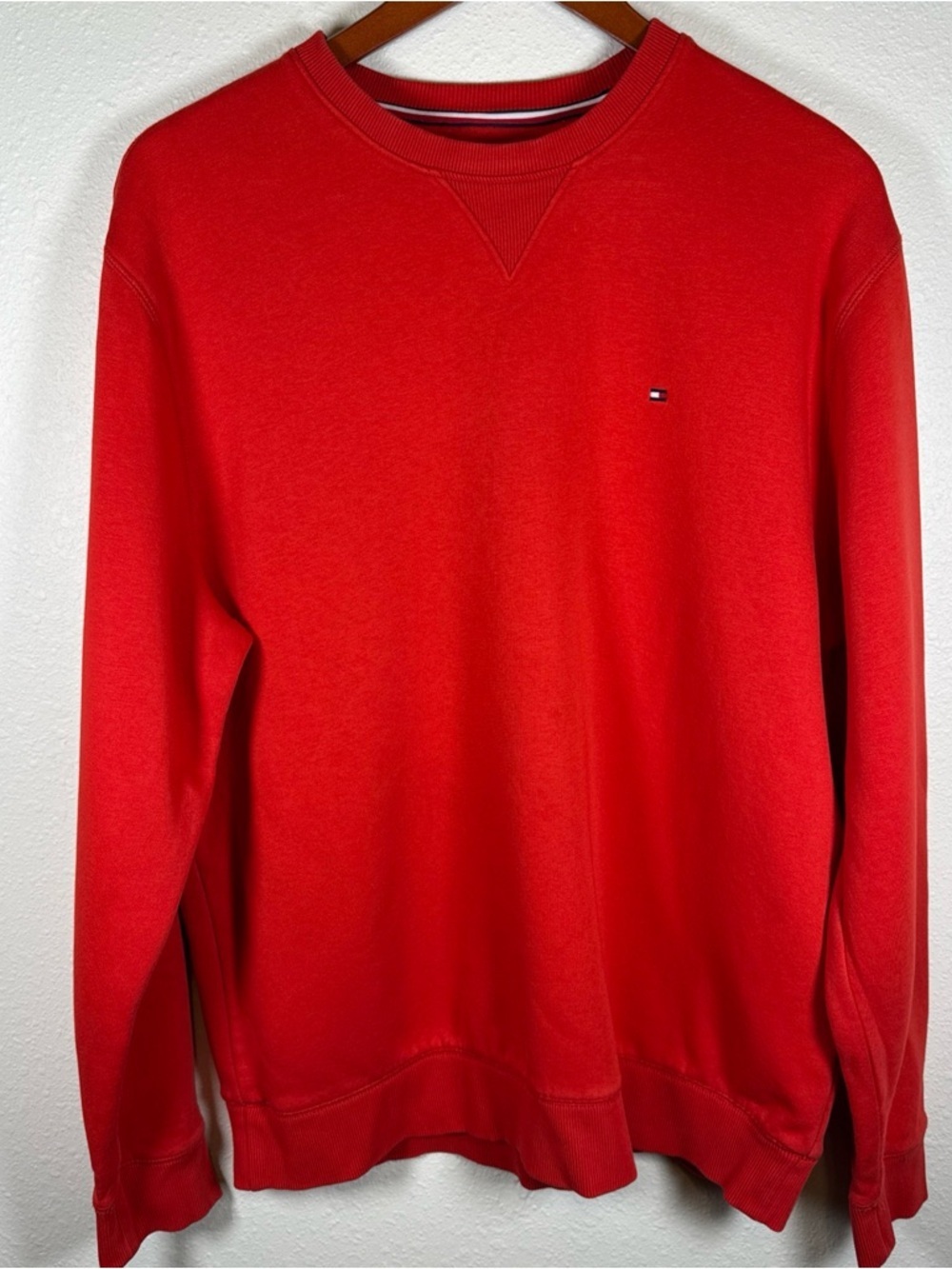 Tommy Hilfiger Men’s Red Crew Neck Sweatshirt XL Logo Preppy